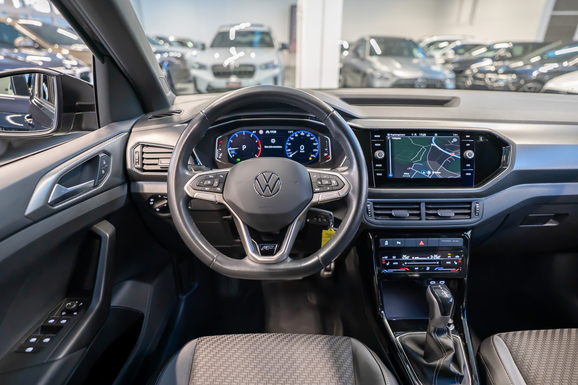 VW T-Cross 1.0 TSI 115 R-Line DSG/ Tempomat / Sitzheizung / Parkhilfe-image-14