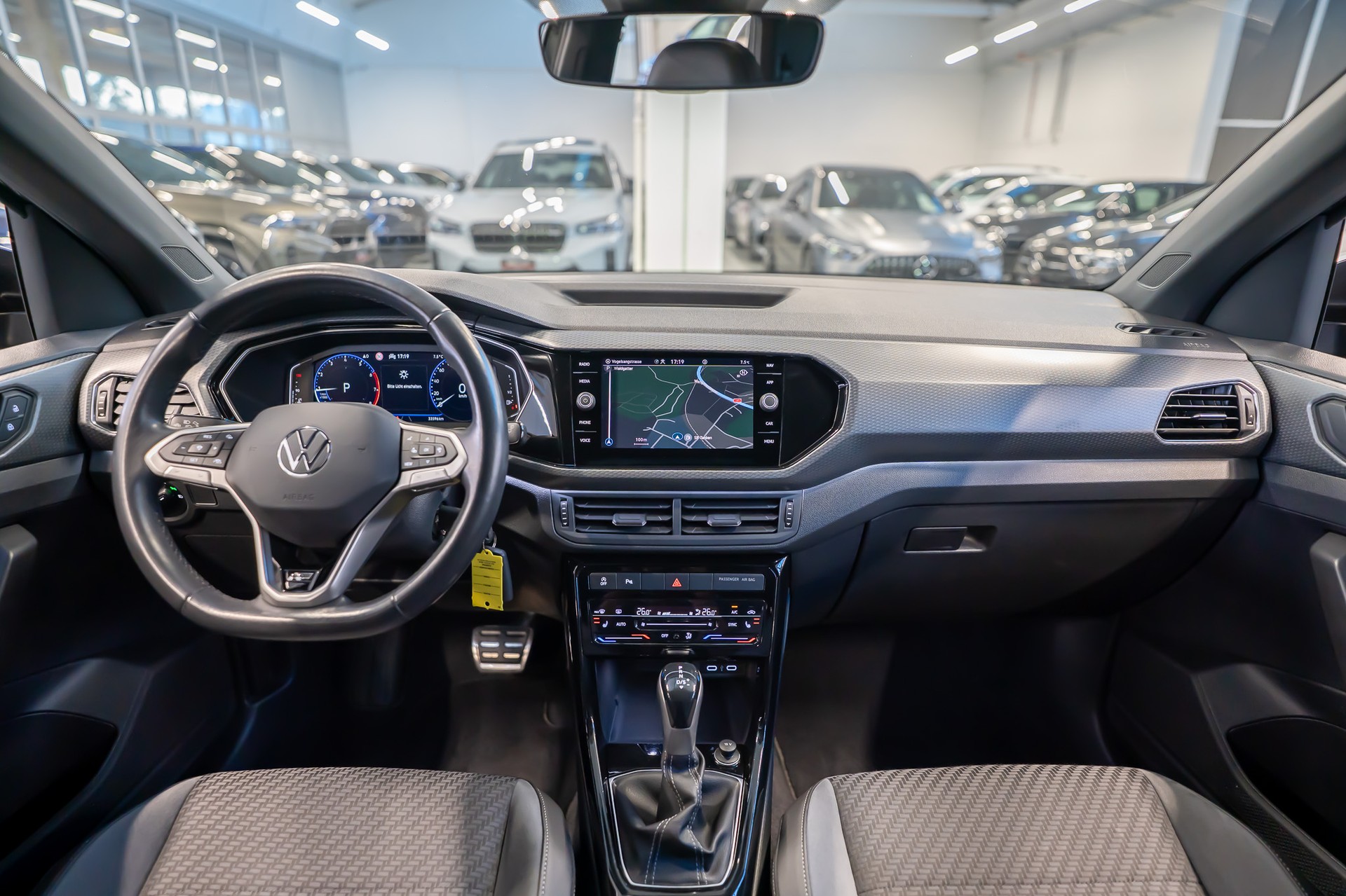 VW T-Cross 1.0 TSI 115 R-Line DSG/ Tempomat / Sitzheizung / Parkhilfe-image-13