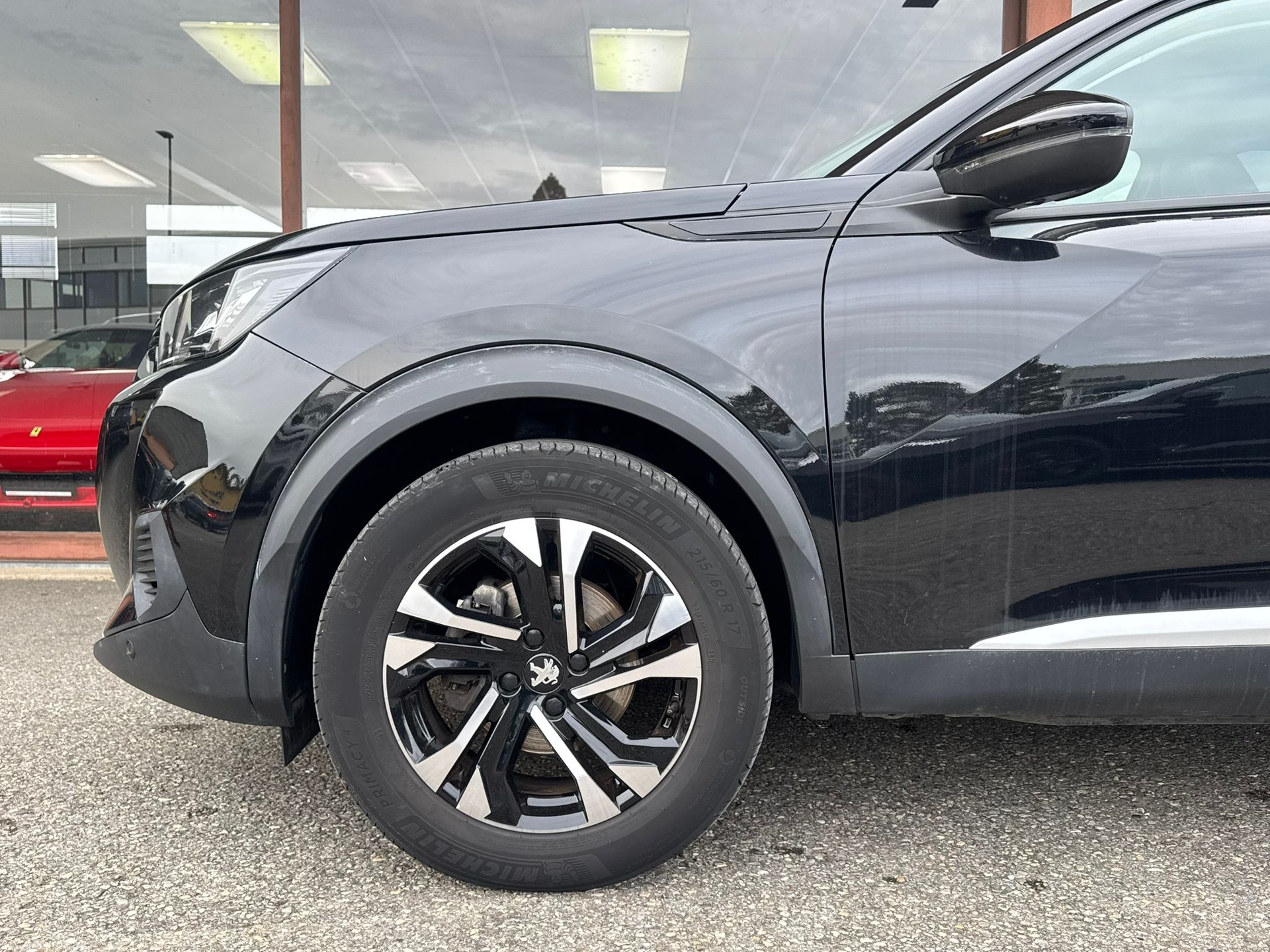 PEUGEOT 2008 1.2 PureTech Allure EAT8-image-5