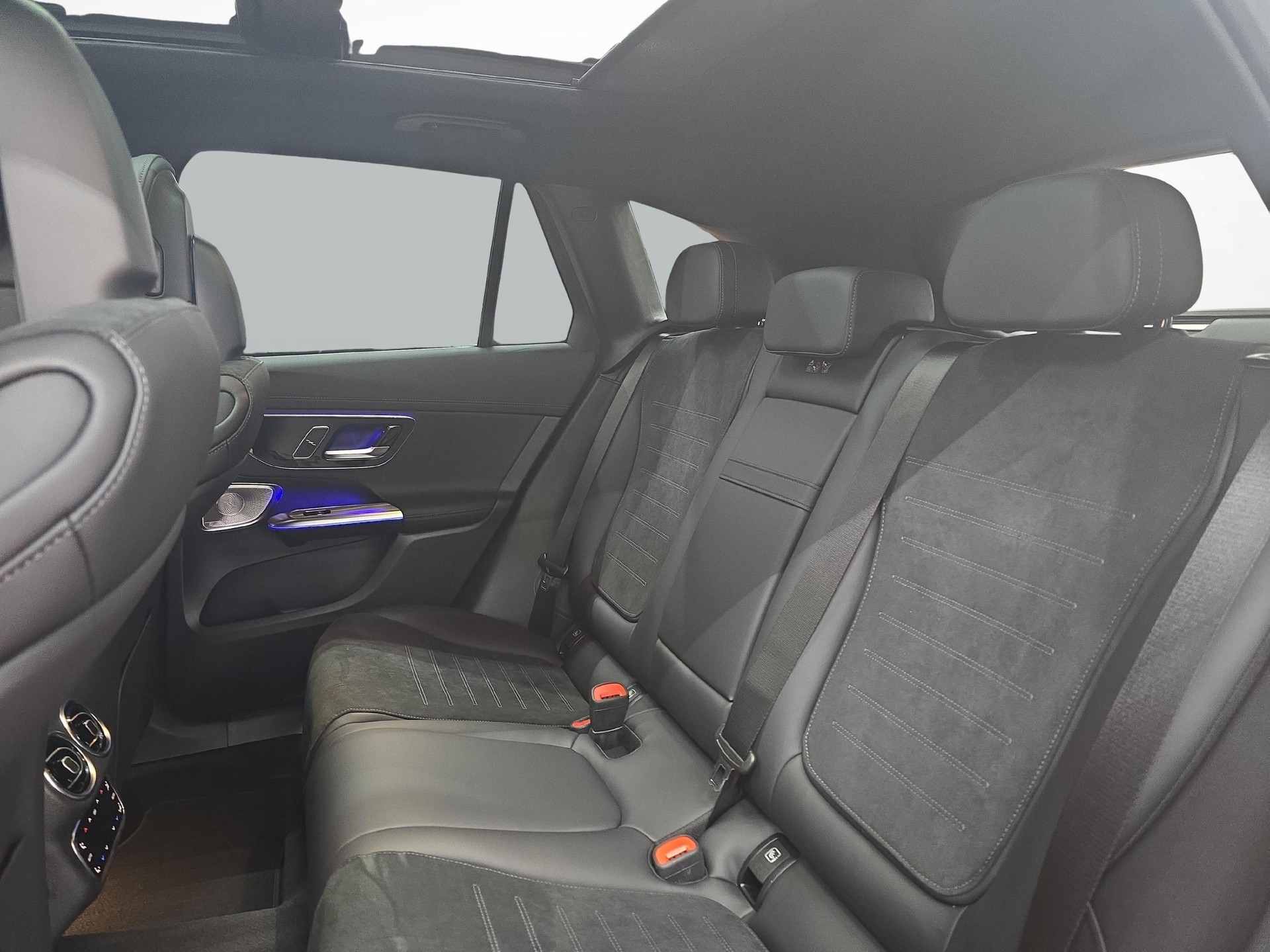 MERCEDES-BENZ GLC 300 AMG Line 4matic-image-7
