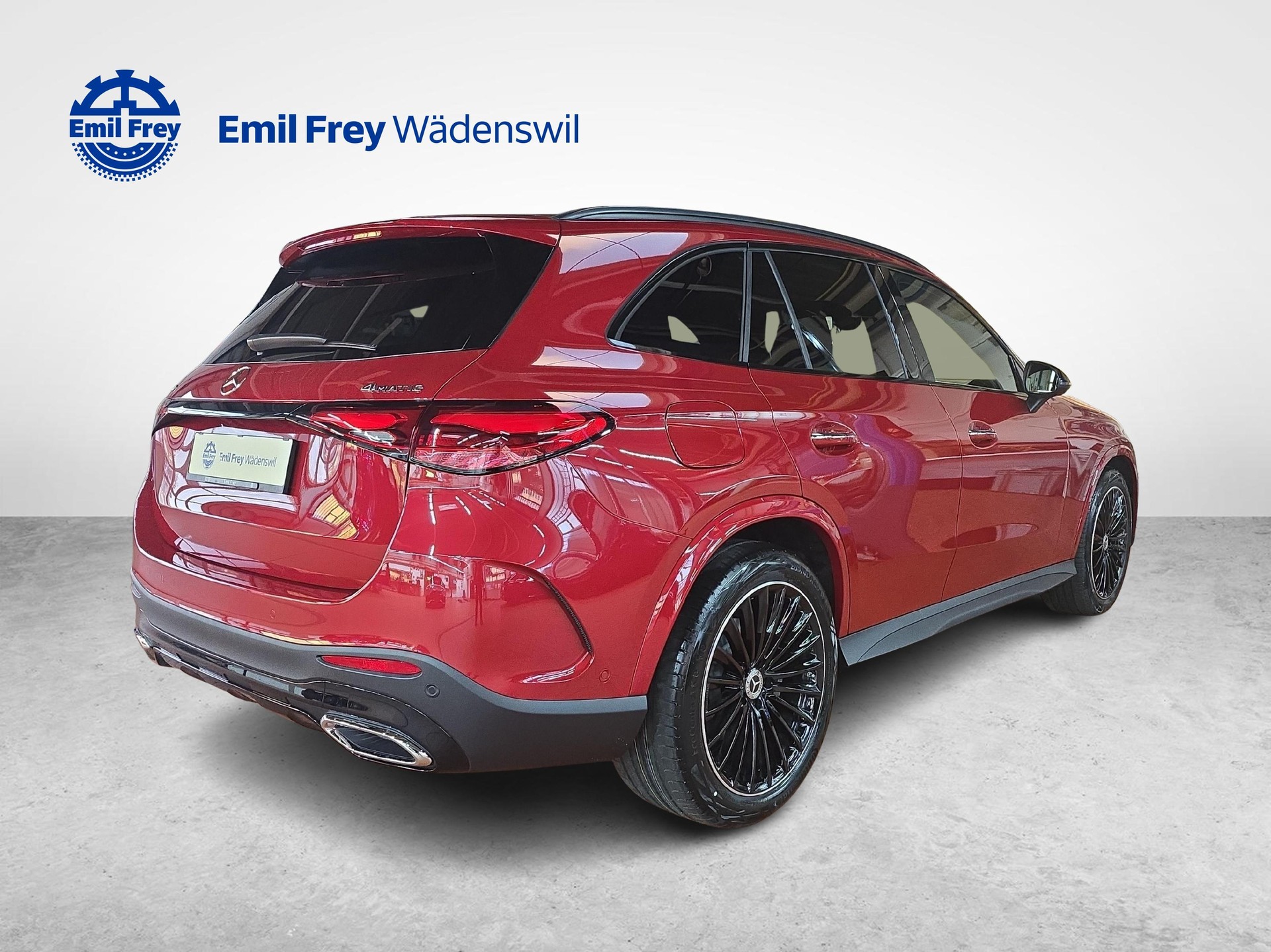 MERCEDES-BENZ GLC 300 AMG Line 4matic-image-3