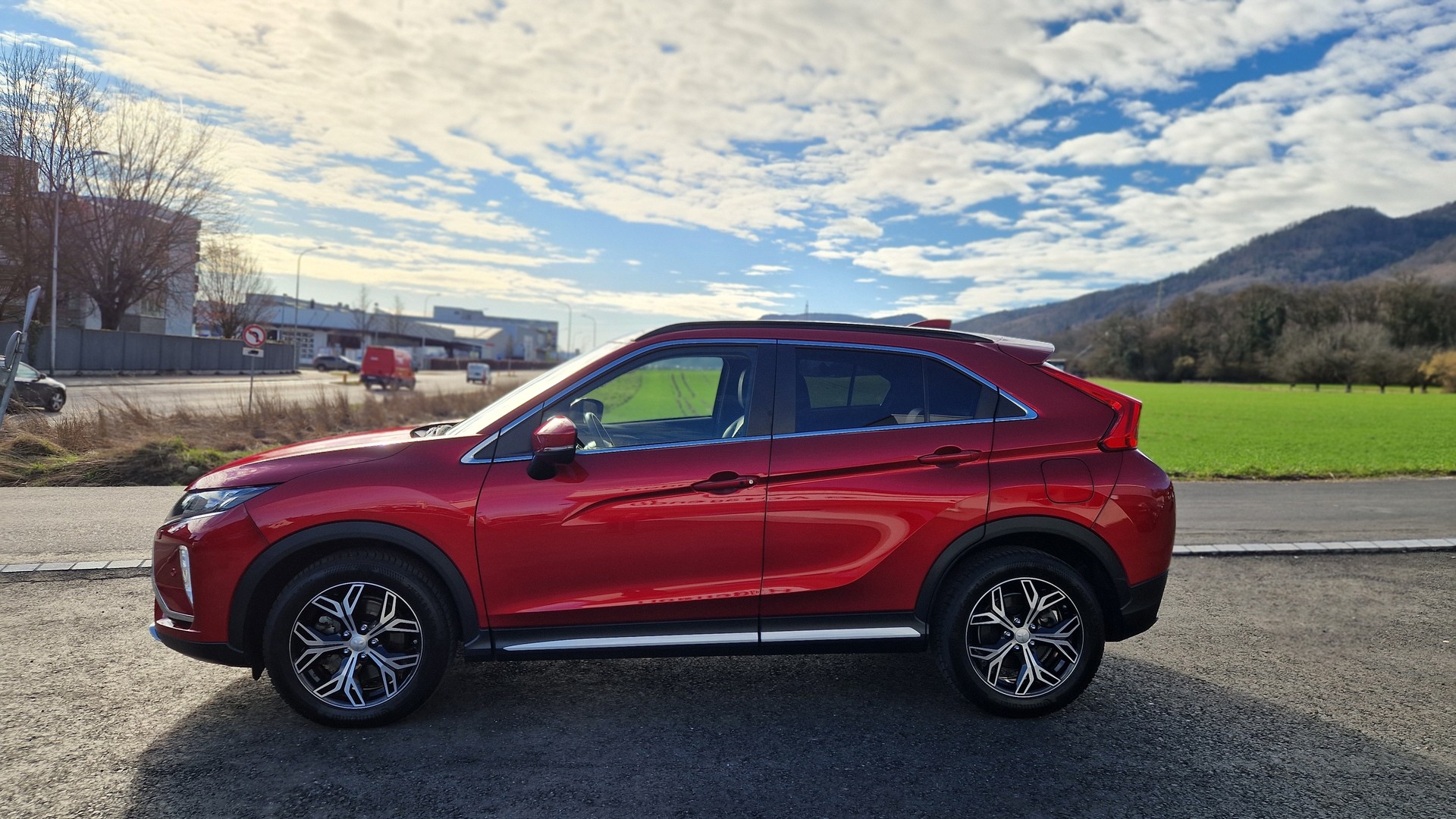 MITSUBISHI Eclipse Cross 1.5 T-Mivec Diamond 4WD CVT-image-1