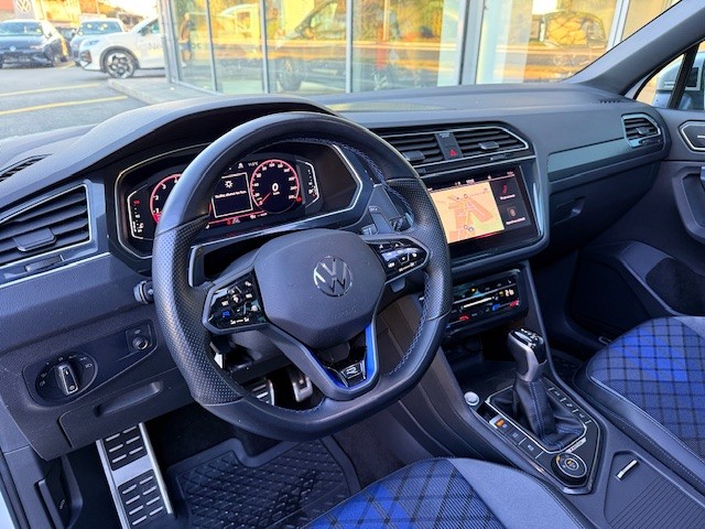 VW Tiguan 2.0TSI R 4Motion DSG-image-8