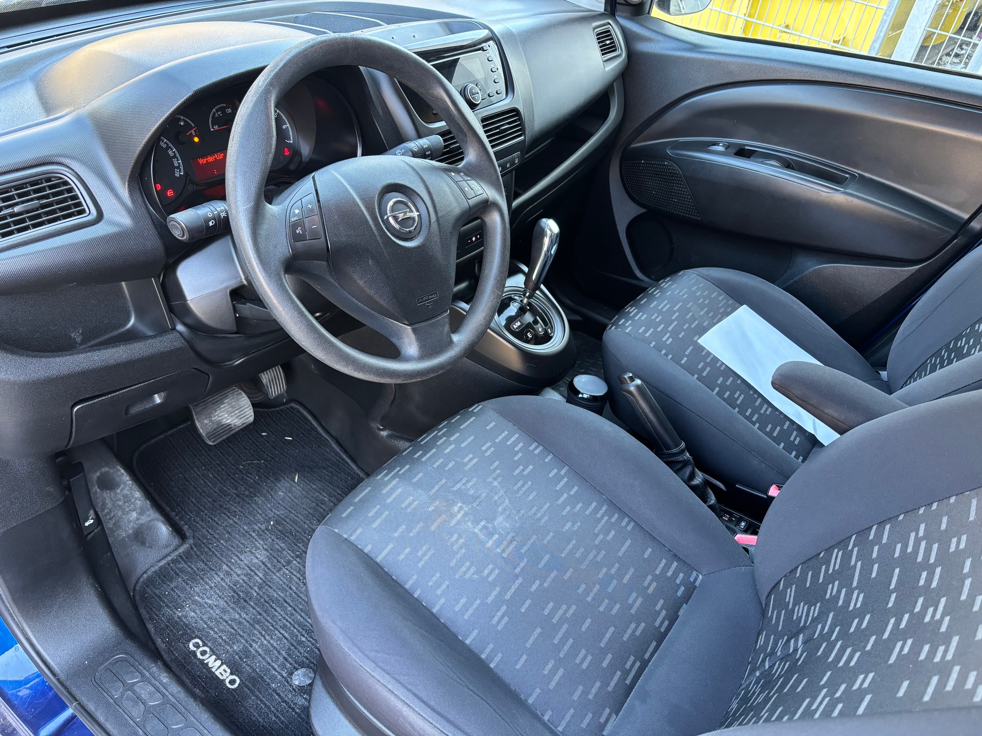 OPEL Combo 1.6 CDTI ecoFLEX Easytronic 2.4 L1H1-image-9