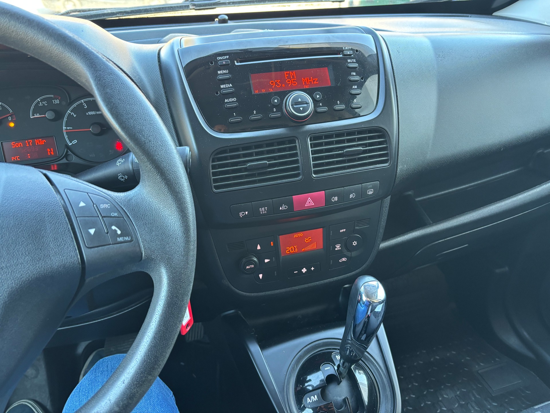 OPEL Combo 1.6 CDTI ecoFLEX Easytronic 2.4 L1H1-image-10