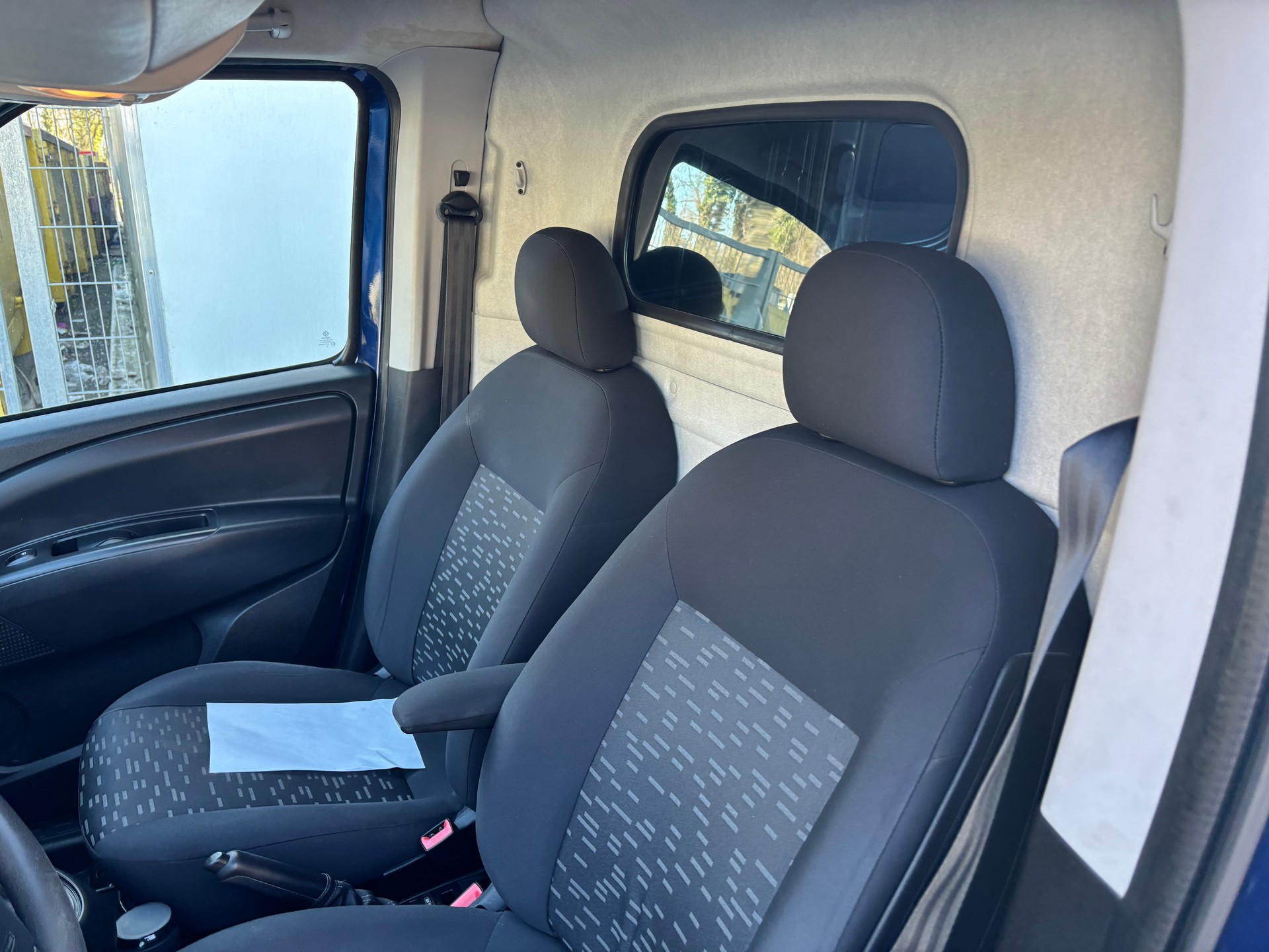 OPEL Combo 1.6 CDTI ecoFLEX Easytronic 2.4 L1H1-image-11