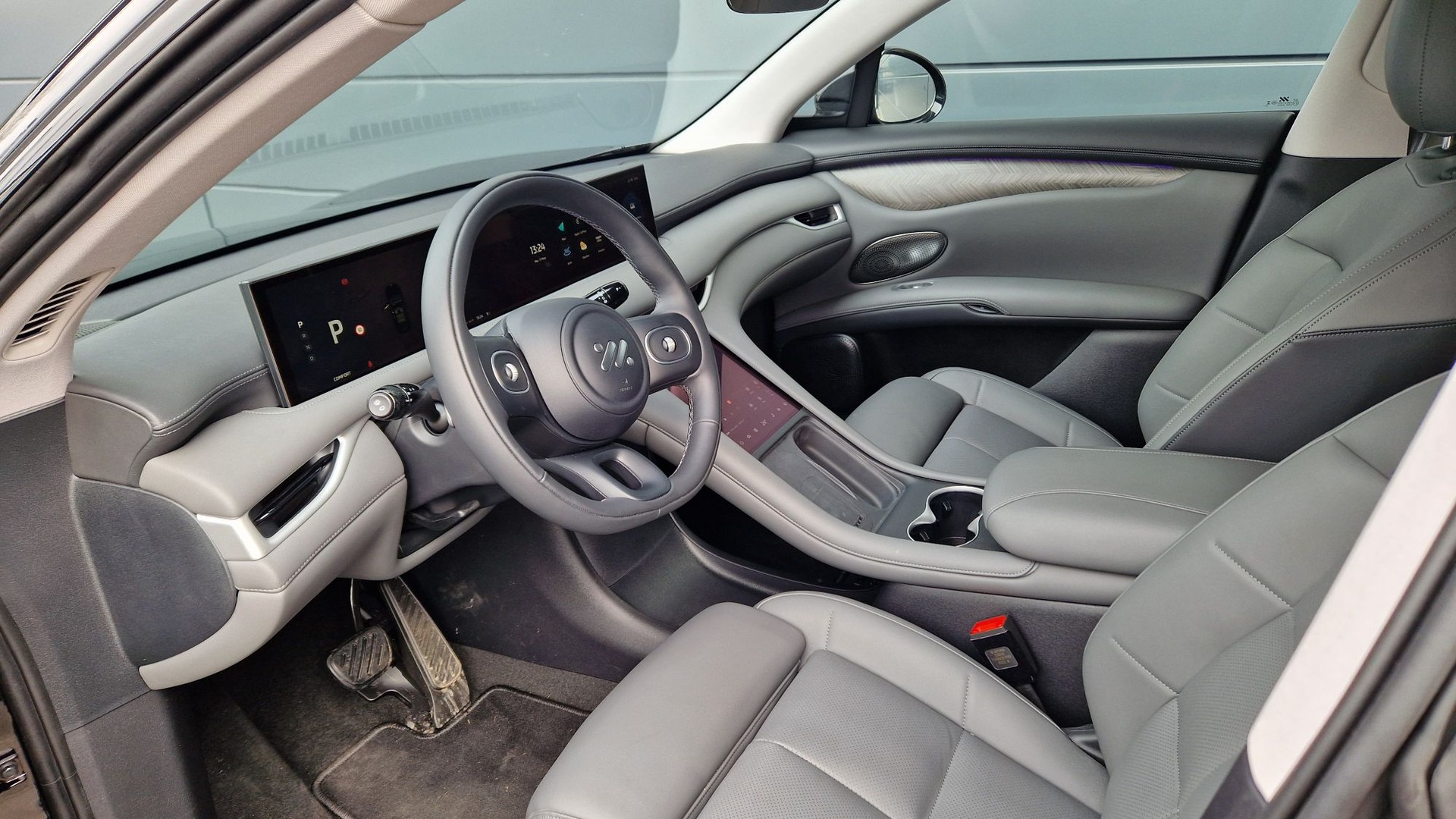 MG IM6 EV 100kWh Performance 21"-image-10
