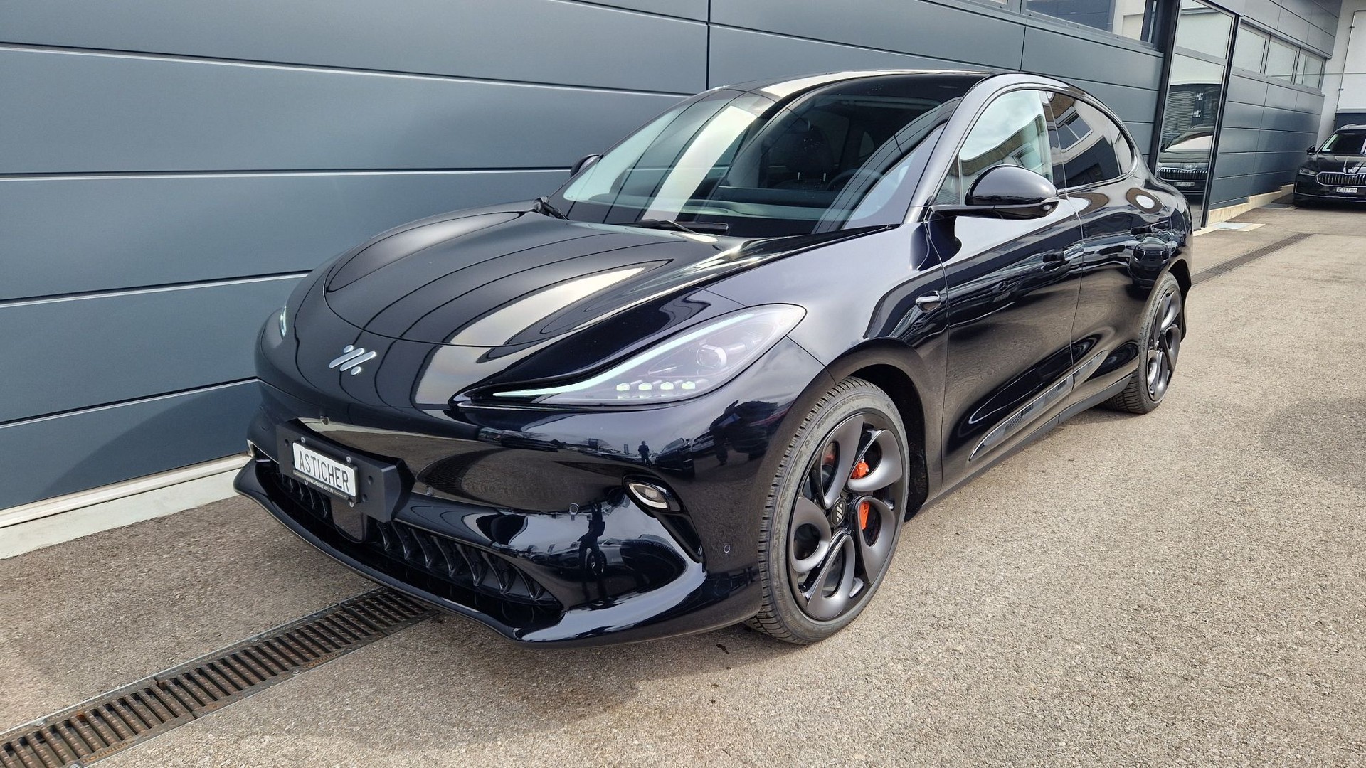 MG IM6 EV 100kWh Performance 21"-image-0