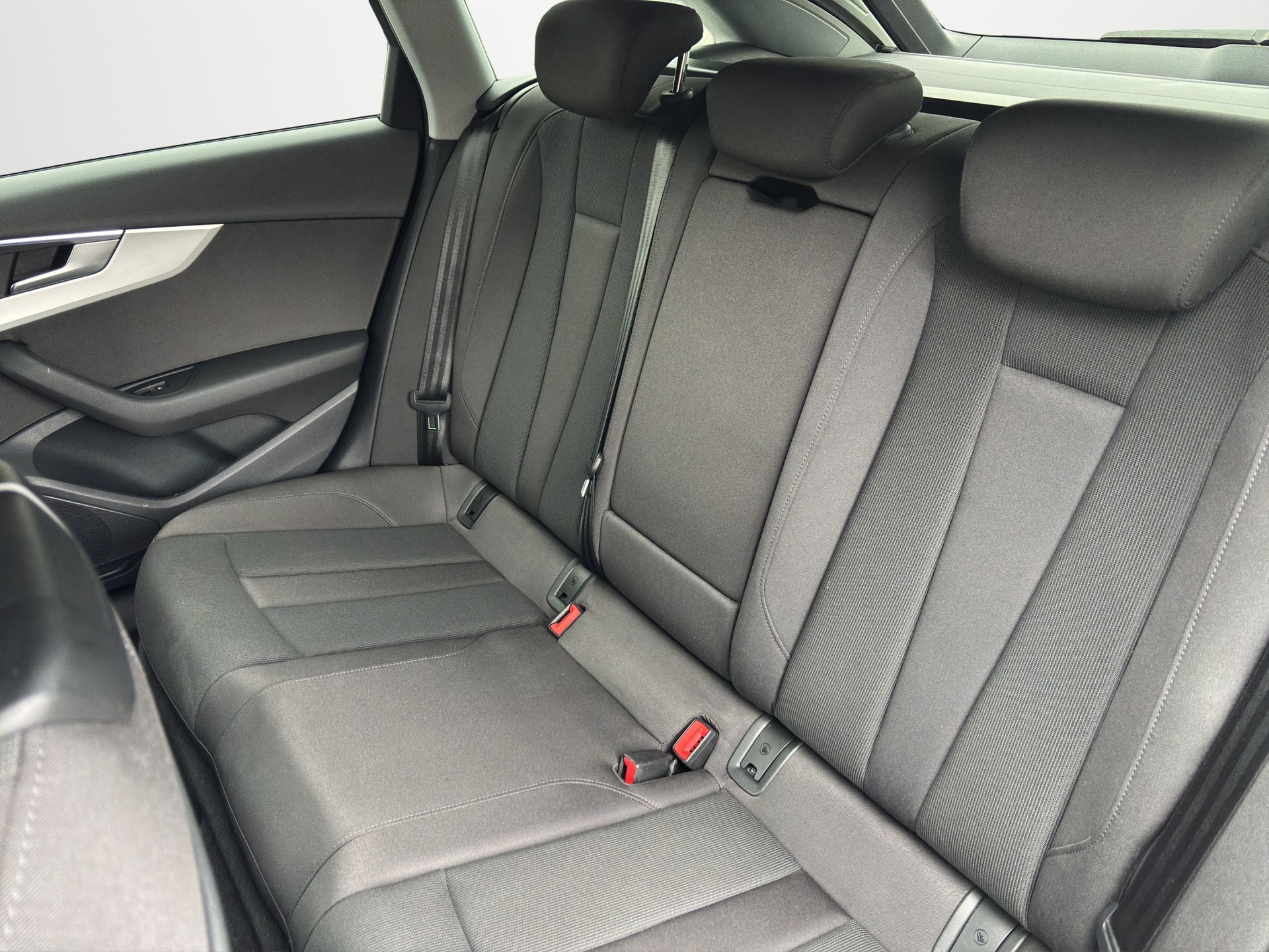AUDI A4 Avant 40 TDI advanced Attraction quattro S-tronic-image-10
