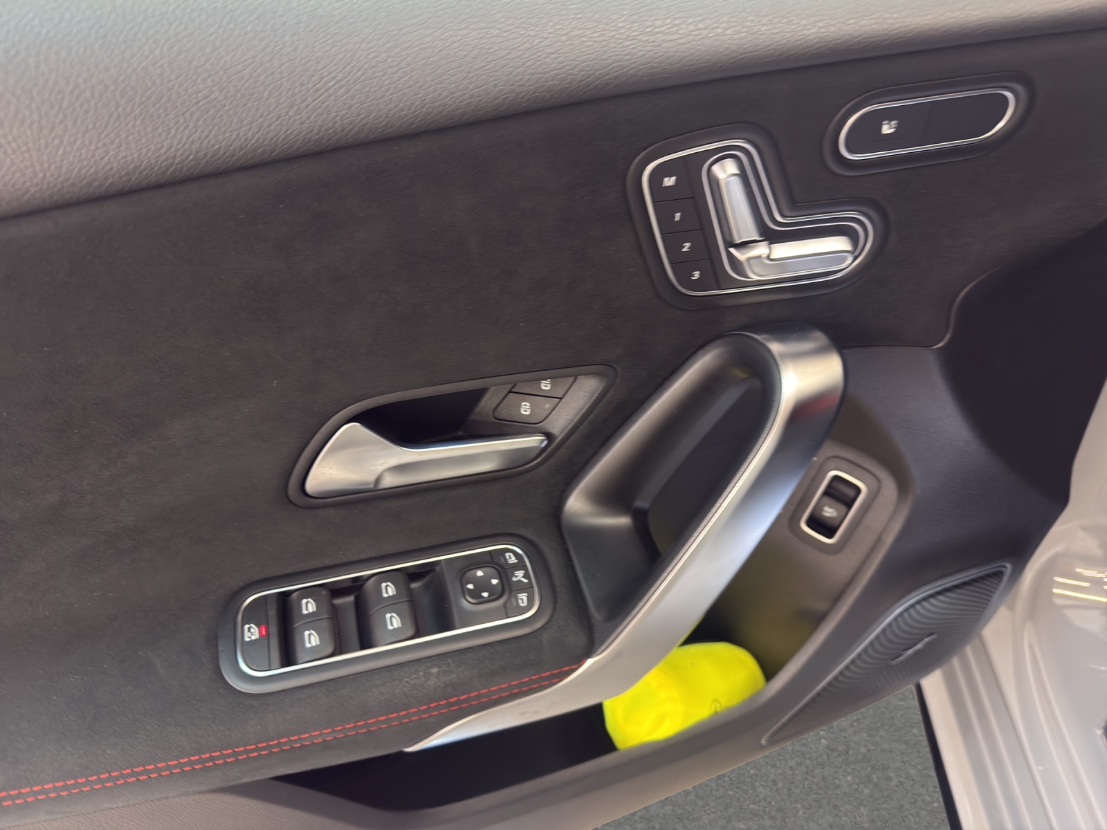 MERCEDES-BENZ A 35 4M - AMG / 360 Grad Kamera / Standheizung / Soundsystem / Sitzmemory-image-12