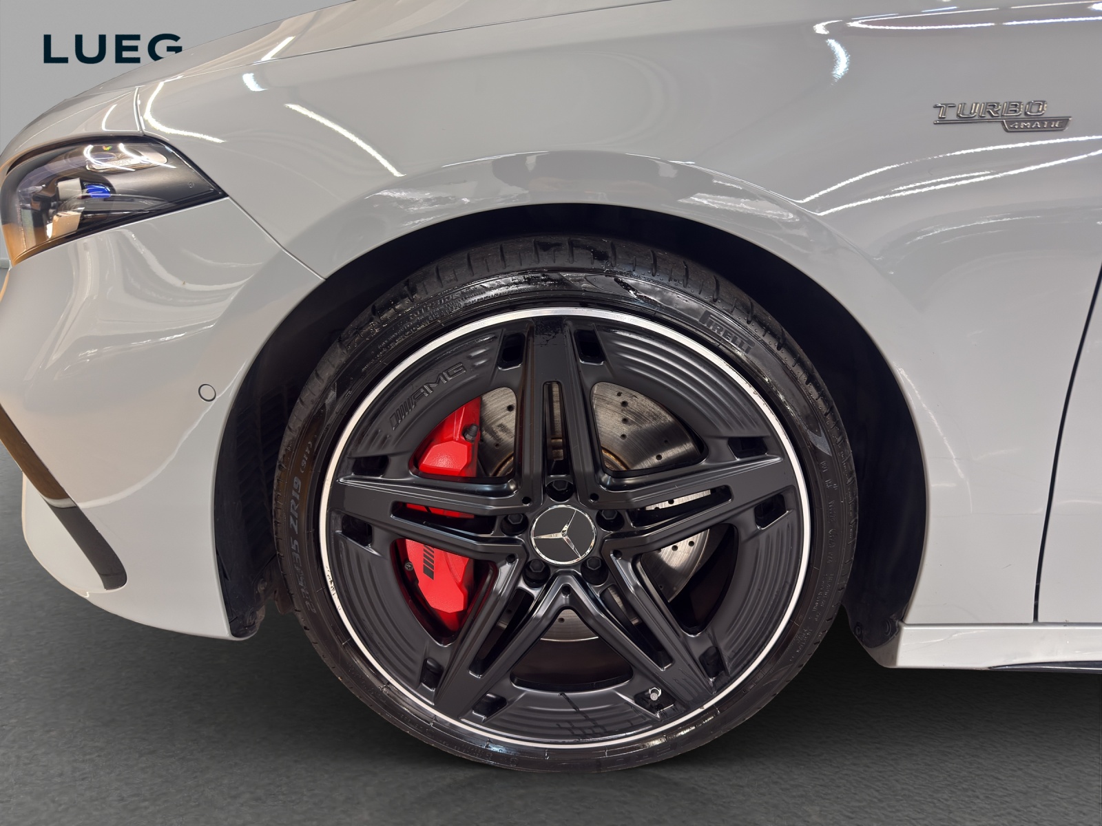 MERCEDES-BENZ A 35 4M - AMG / 360 Grad Kamera / Standheizung / Soundsystem / Sitzmemory-image-6