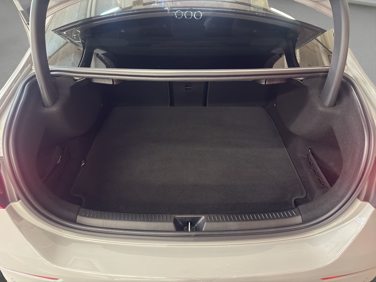 MERCEDES-BENZ A 35 4M - AMG / 360 Grad Kamera / Standheizung / Soundsystem / Sitzmemory-image-14