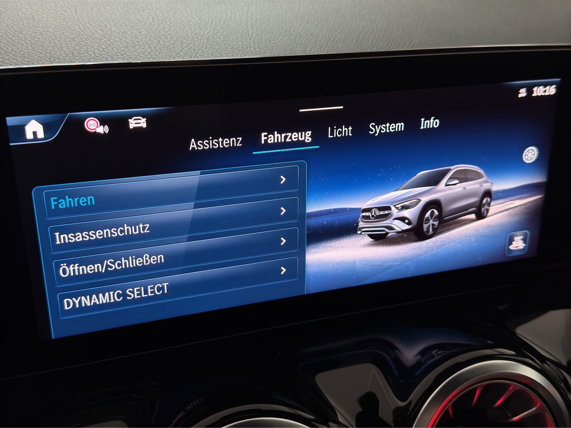 MERCEDES-BENZ NEW GLA 200 AMG Line Premium 7G-DCT Night Edition-image-18