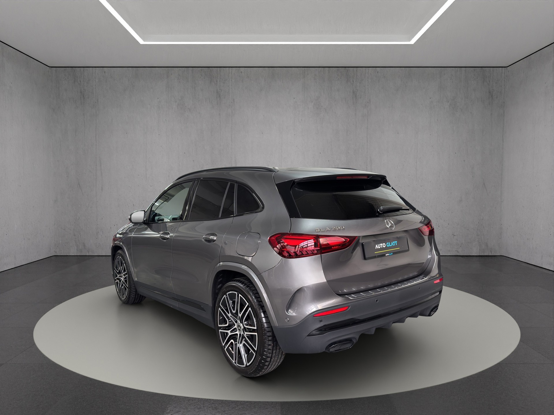 MERCEDES-BENZ NEW GLA 200 AMG Line Premium 7G-DCT Night Edition-image-4