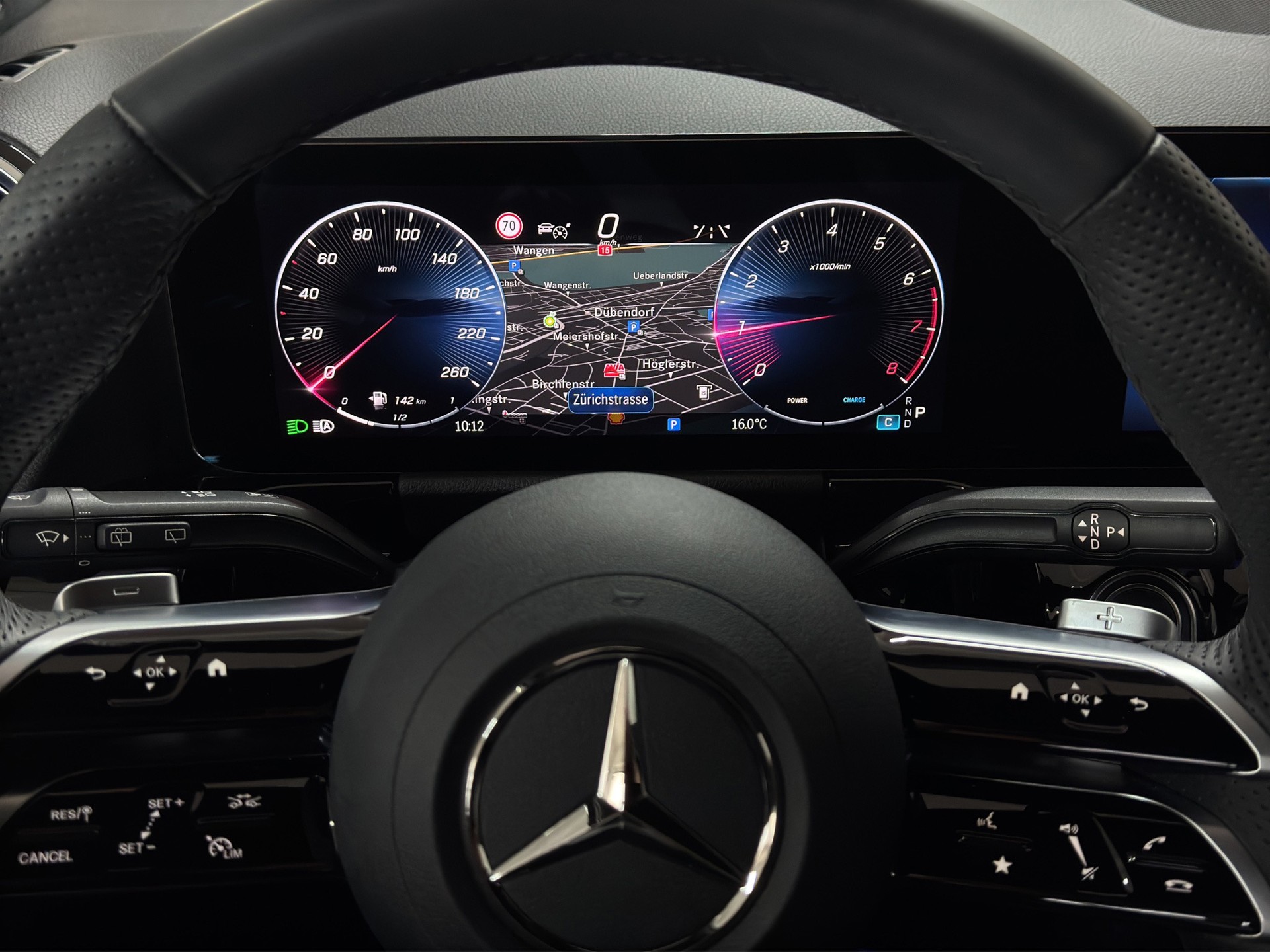 MERCEDES-BENZ NEW GLA 200 AMG Line Premium 7G-DCT Night Edition-image-14