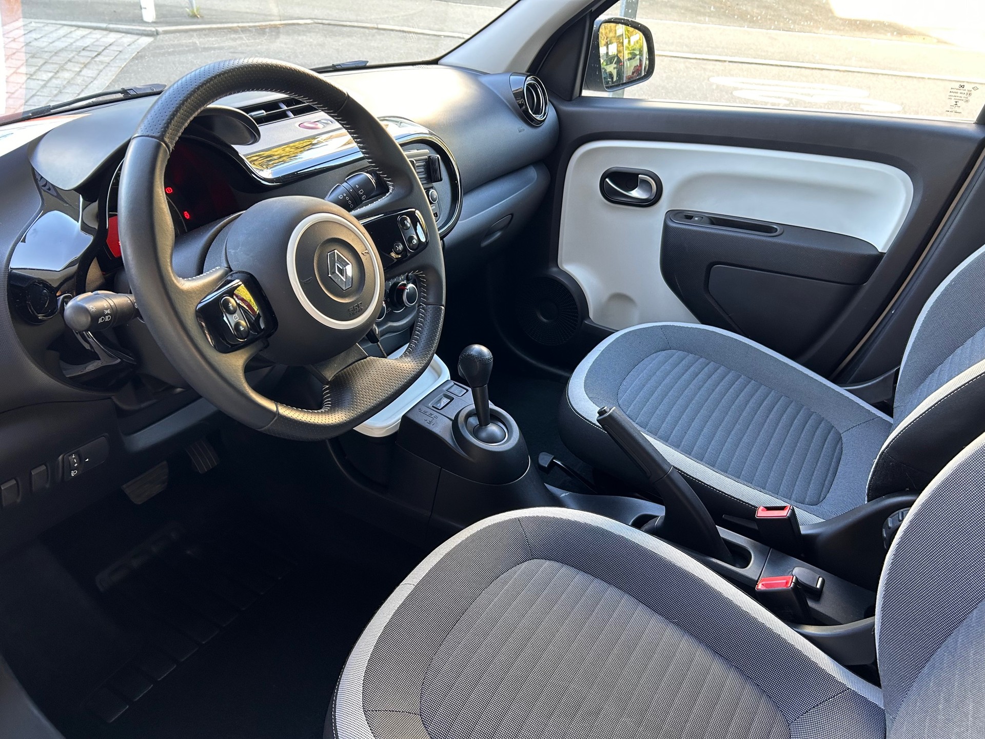 RENAULT Twingo 0.9 City EDC-image-3