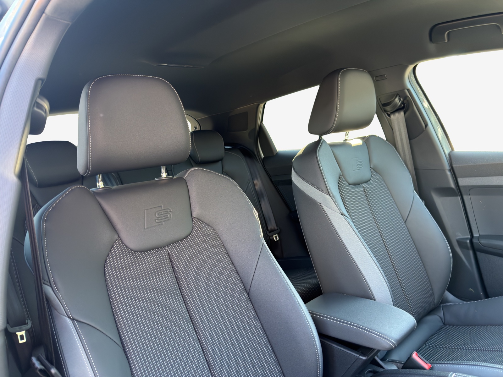 AUDI A1 Sportback 35 TFSI S Line S-tronic-image-8