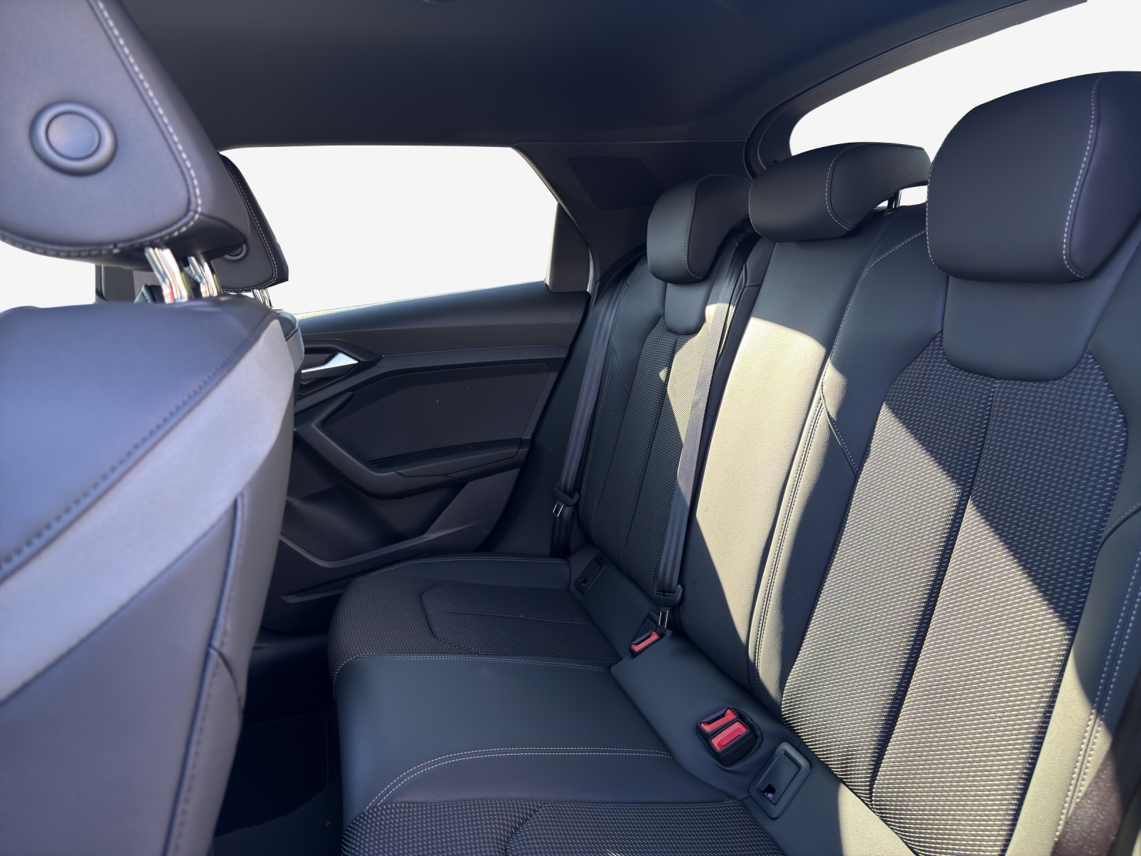 AUDI A1 Sportback 35 TFSI S Line S-tronic-image-14