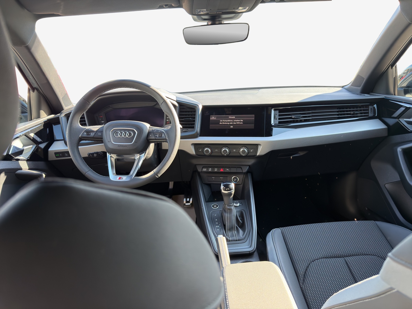 AUDI A1 Sportback 35 TFSI S Line S-tronic-image-11
