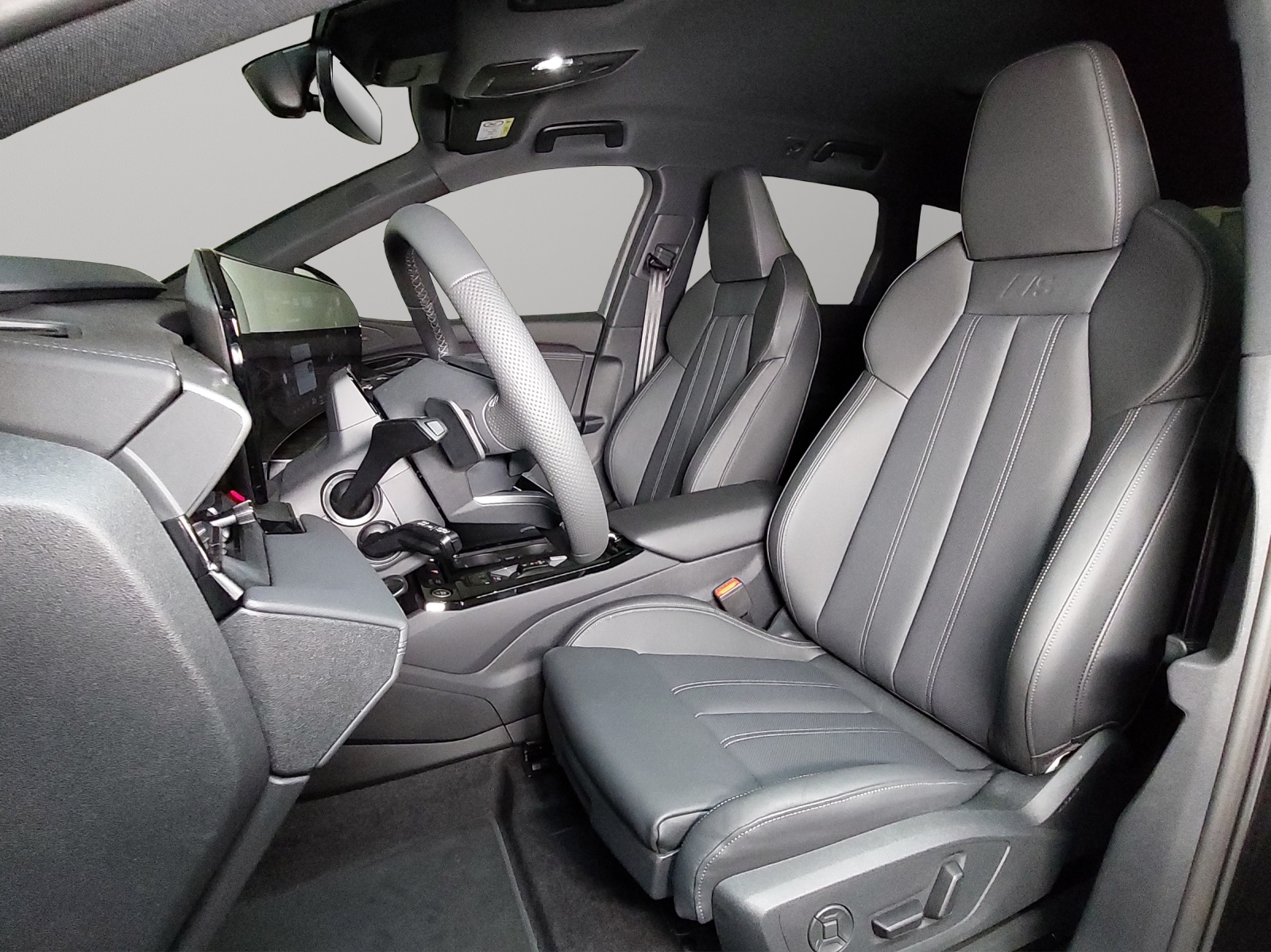 AUDI Q6 e-tron quattro-image-5