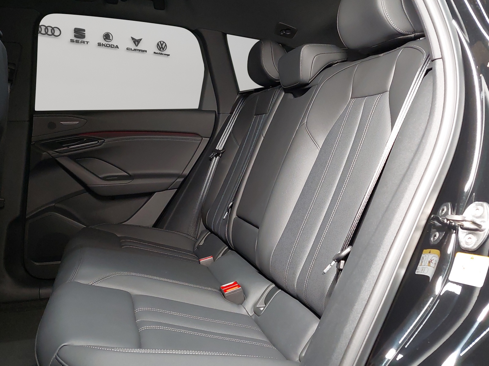 AUDI Q6 e-tron quattro-image-8