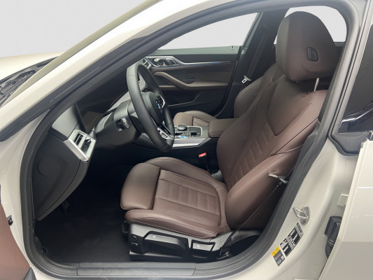 BMW i4 xDrive 40 M Sport Pro-image-8