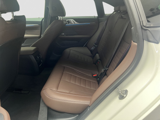 BMW i4 xDrive 40 M Sport Pro-image-9