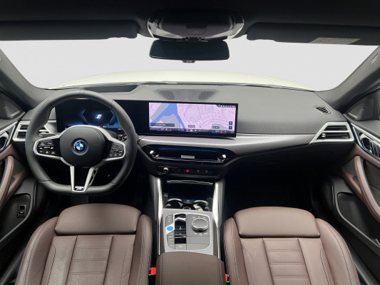 BMW i4 xDrive 40 M Sport Pro-image-10