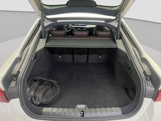 BMW i4 xDrive 40 M Sport Pro-image-11