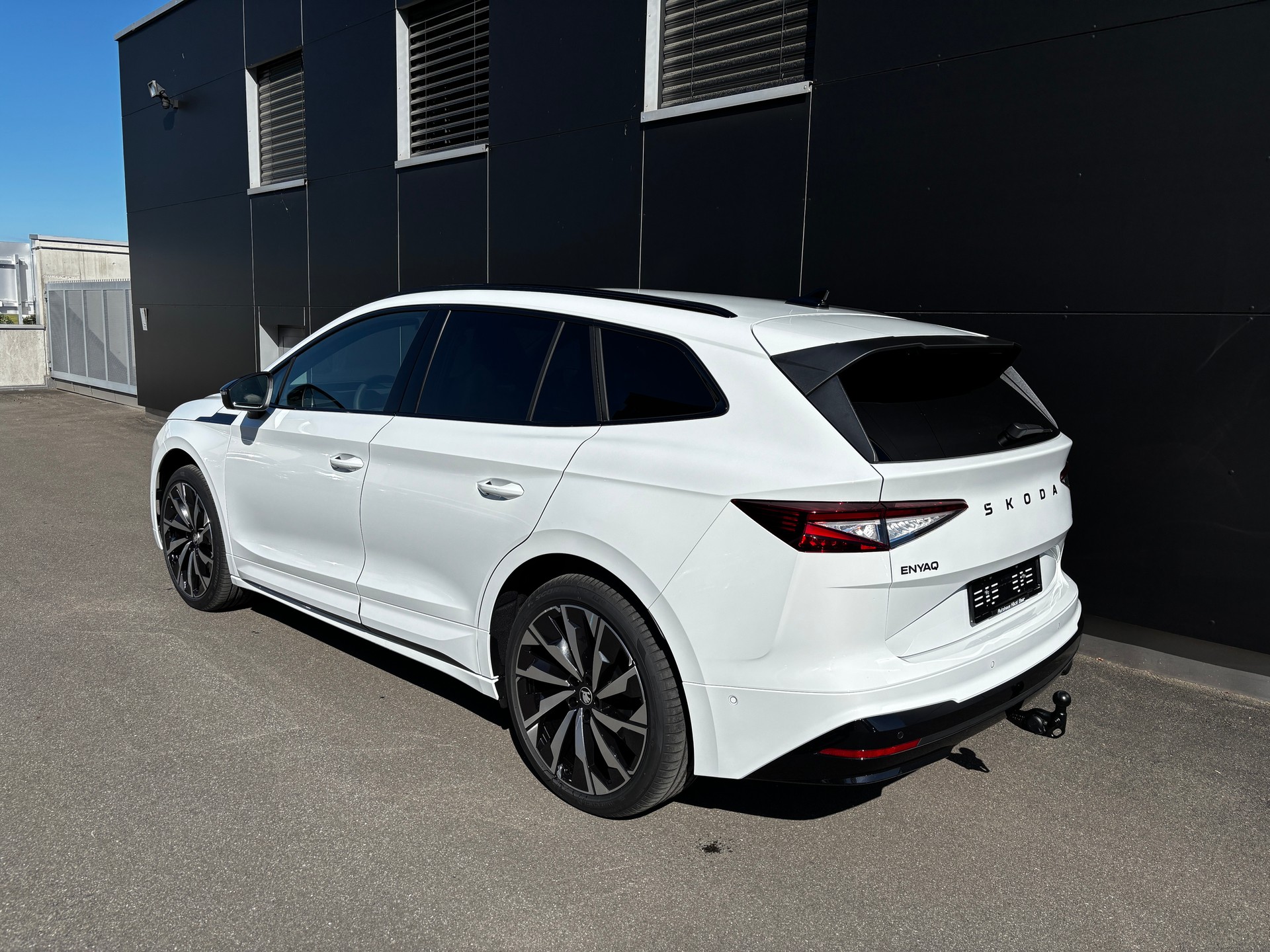 SKODA Enyaq 85x Sportline 4x4 MAAX-showroom-element-2