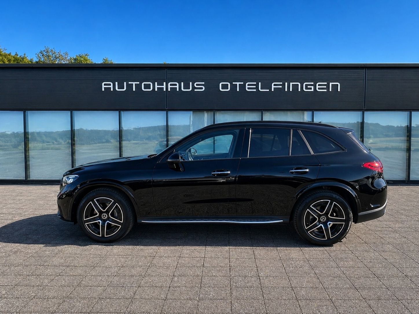 MERCEDES-BENZ GLC 220 d AMG Line 4matic-image-0