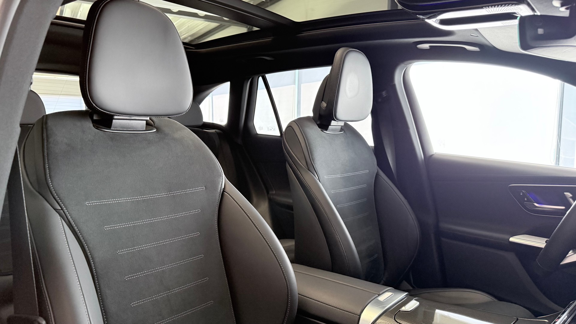 MERCEDES-BENZ GLC 220 d AMG Line 4matic-image-1