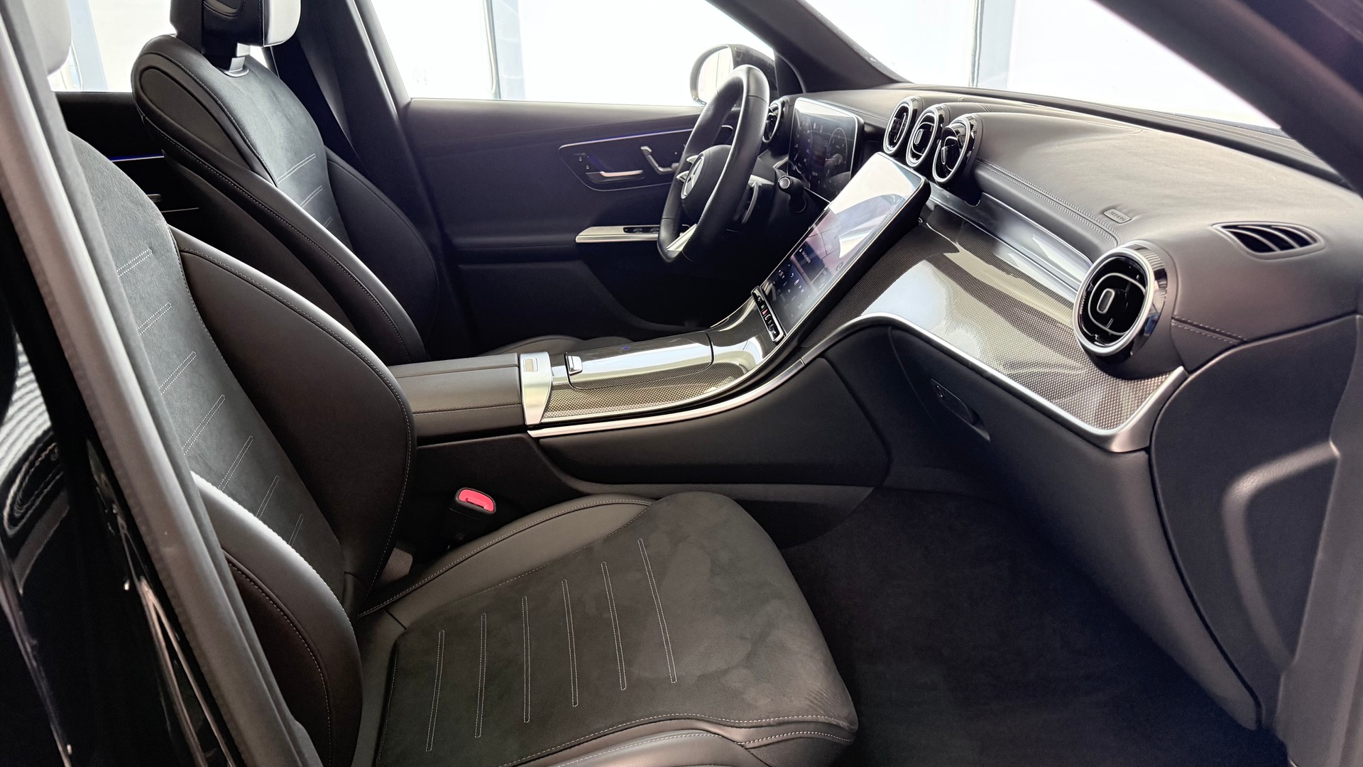 MERCEDES-BENZ GLC 220 d AMG Line 4matic-image-3