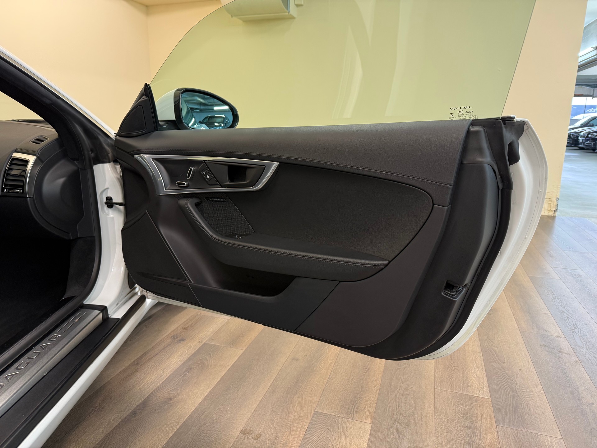 JAGUAR F-Type Coupé 2.0 I4 Automatik-image-16