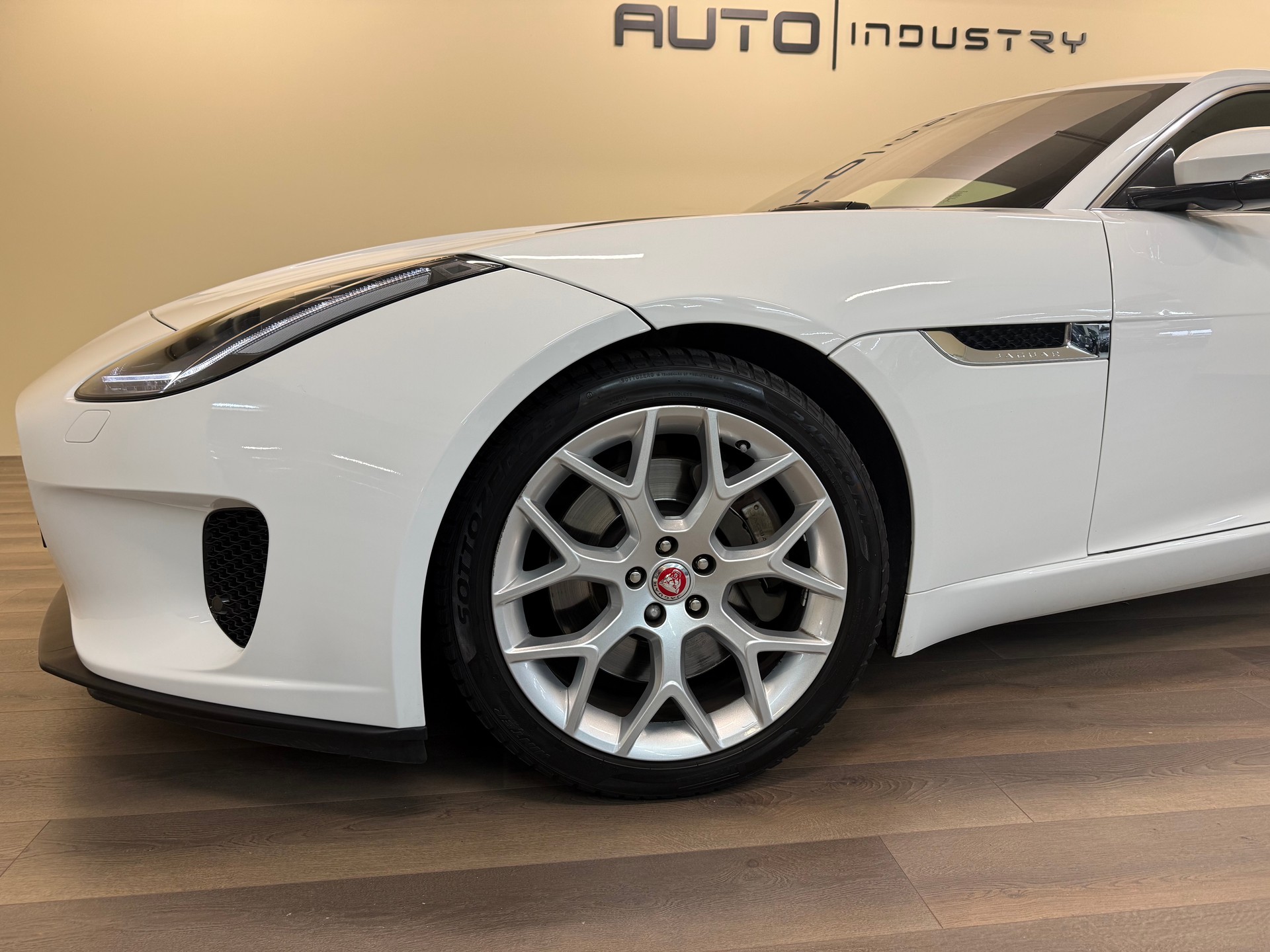 JAGUAR F-Type Coupé 2.0 I4 Automatik-showroom-element-2
