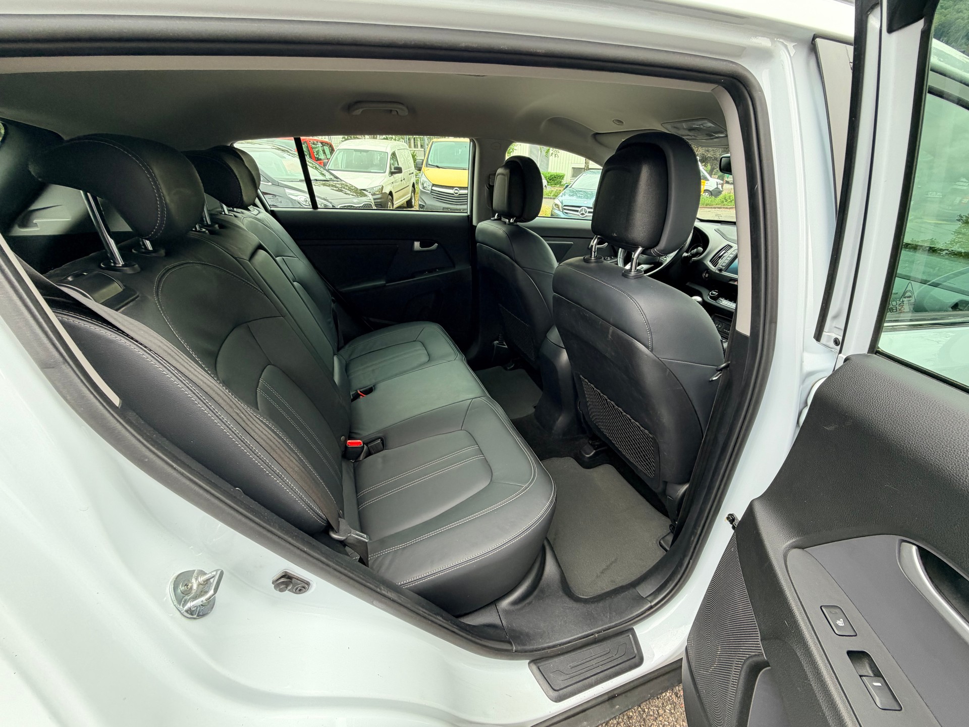 KIA Sportage 2.0 Style 4WD-image-10