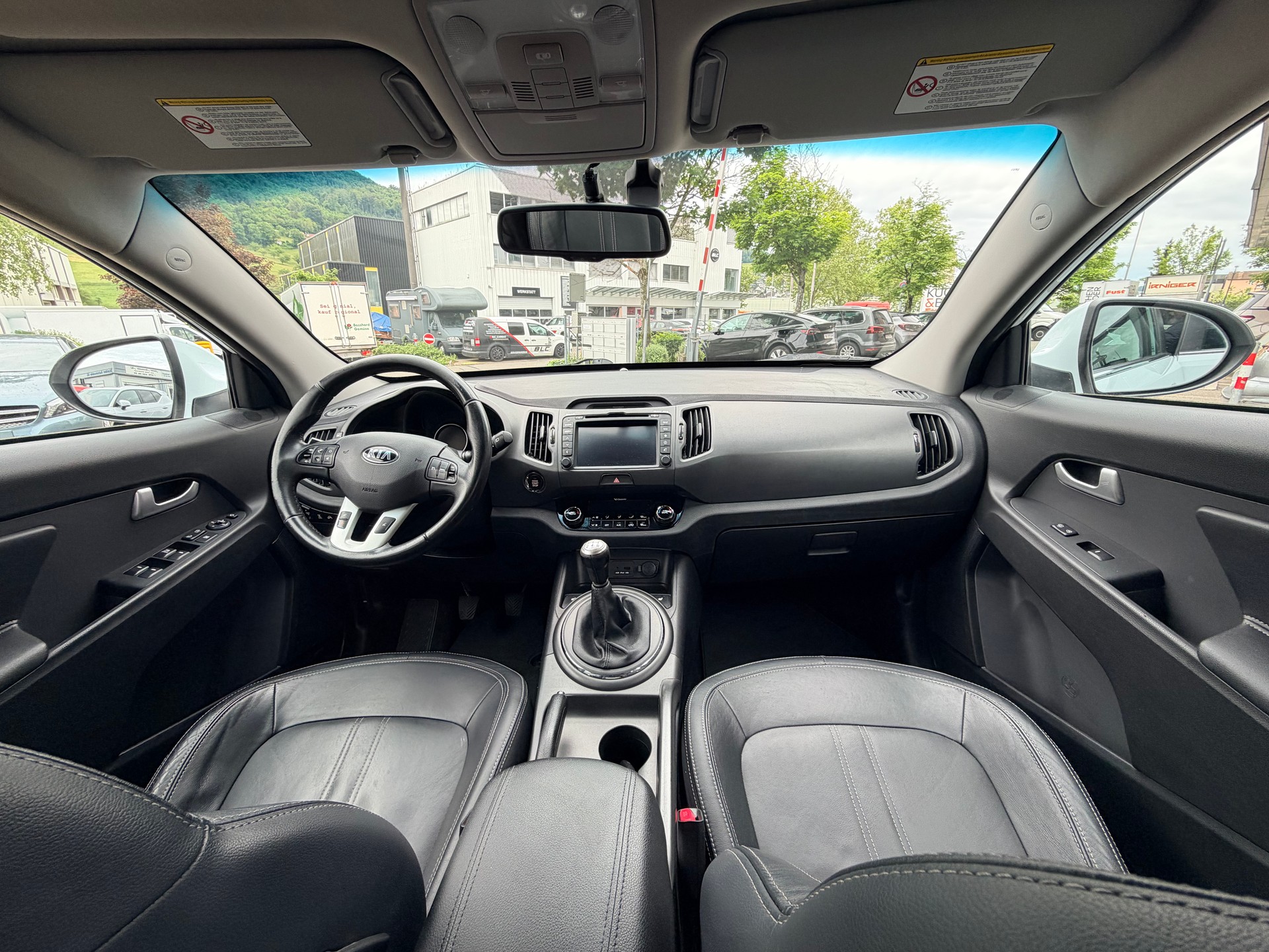 KIA Sportage 2.0 Style 4WD-image-11