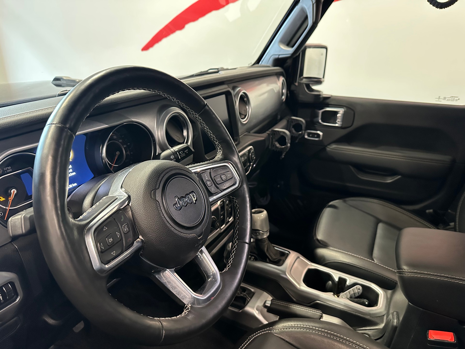 JEEP Gladiator 3.0 V6 Overland-image-18