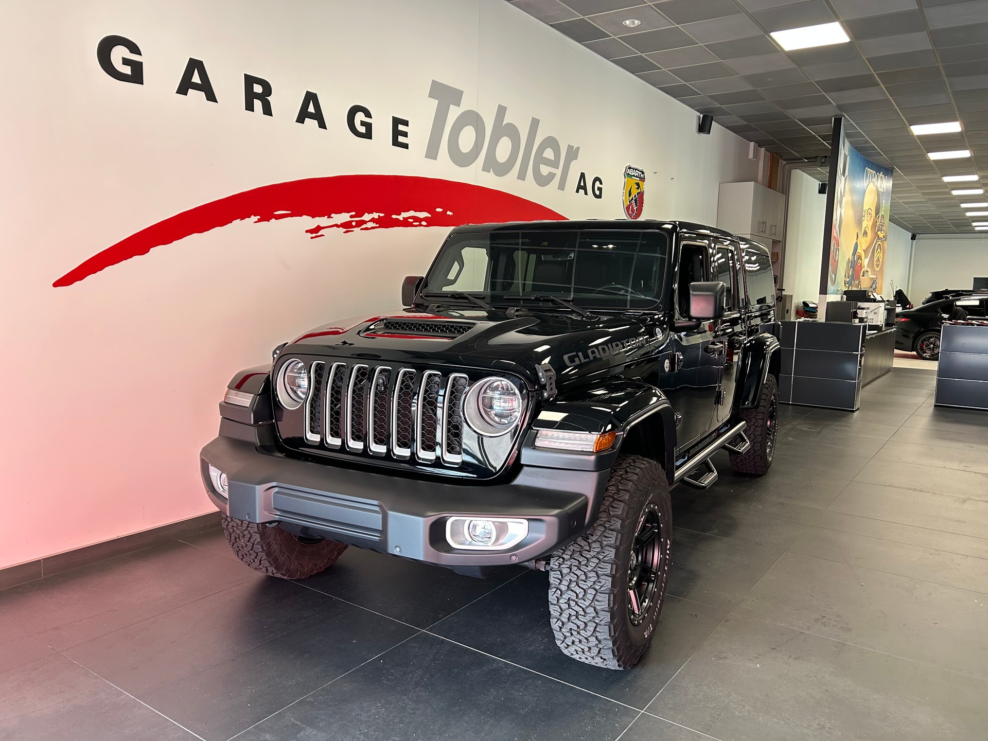 JEEP Gladiator 3.0 V6 Overland-showroom-element-2