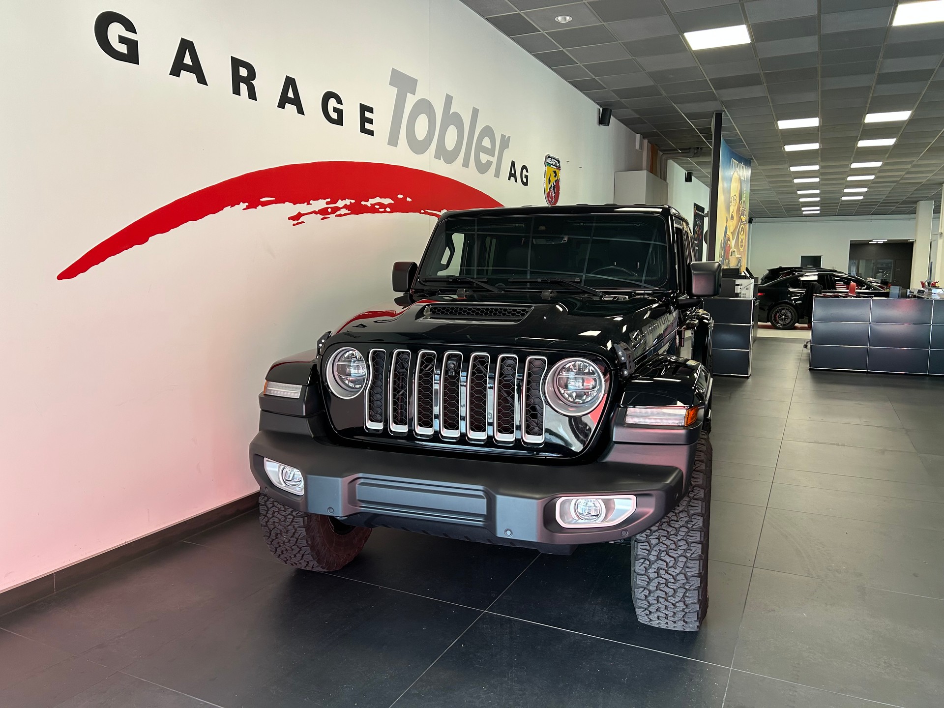 JEEP Gladiator 3.0 V6 Overland-showroom-element-3