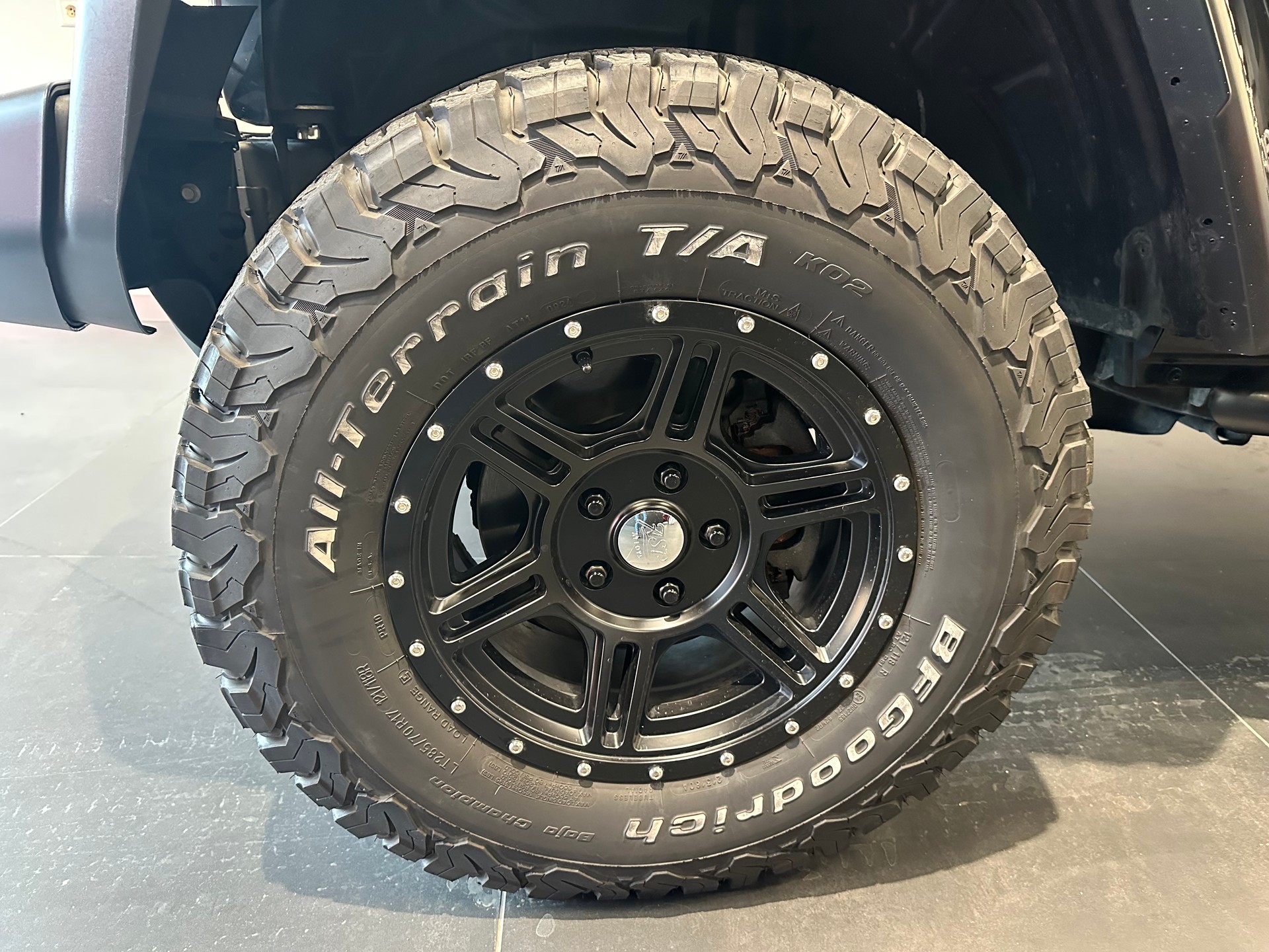 JEEP Gladiator 3.0 V6 Overland-image-22