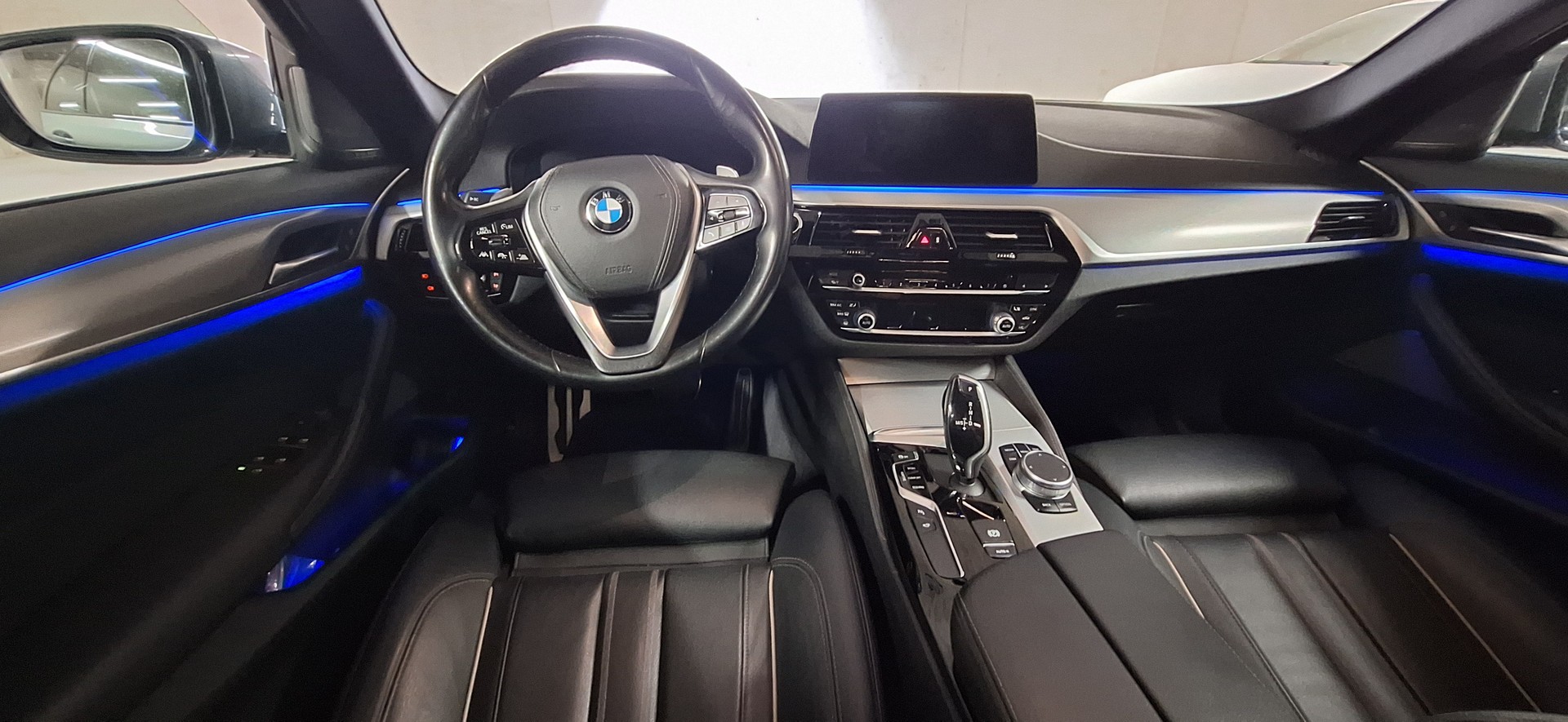 BMW 530d xDrive Touring SAG-image-10