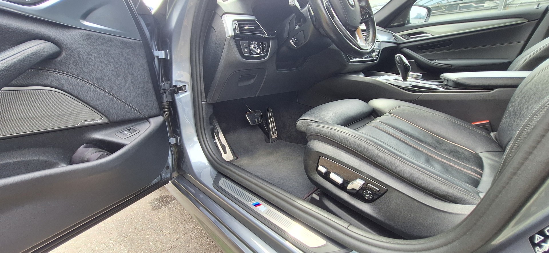 BMW 530d xDrive Touring SAG-image-6