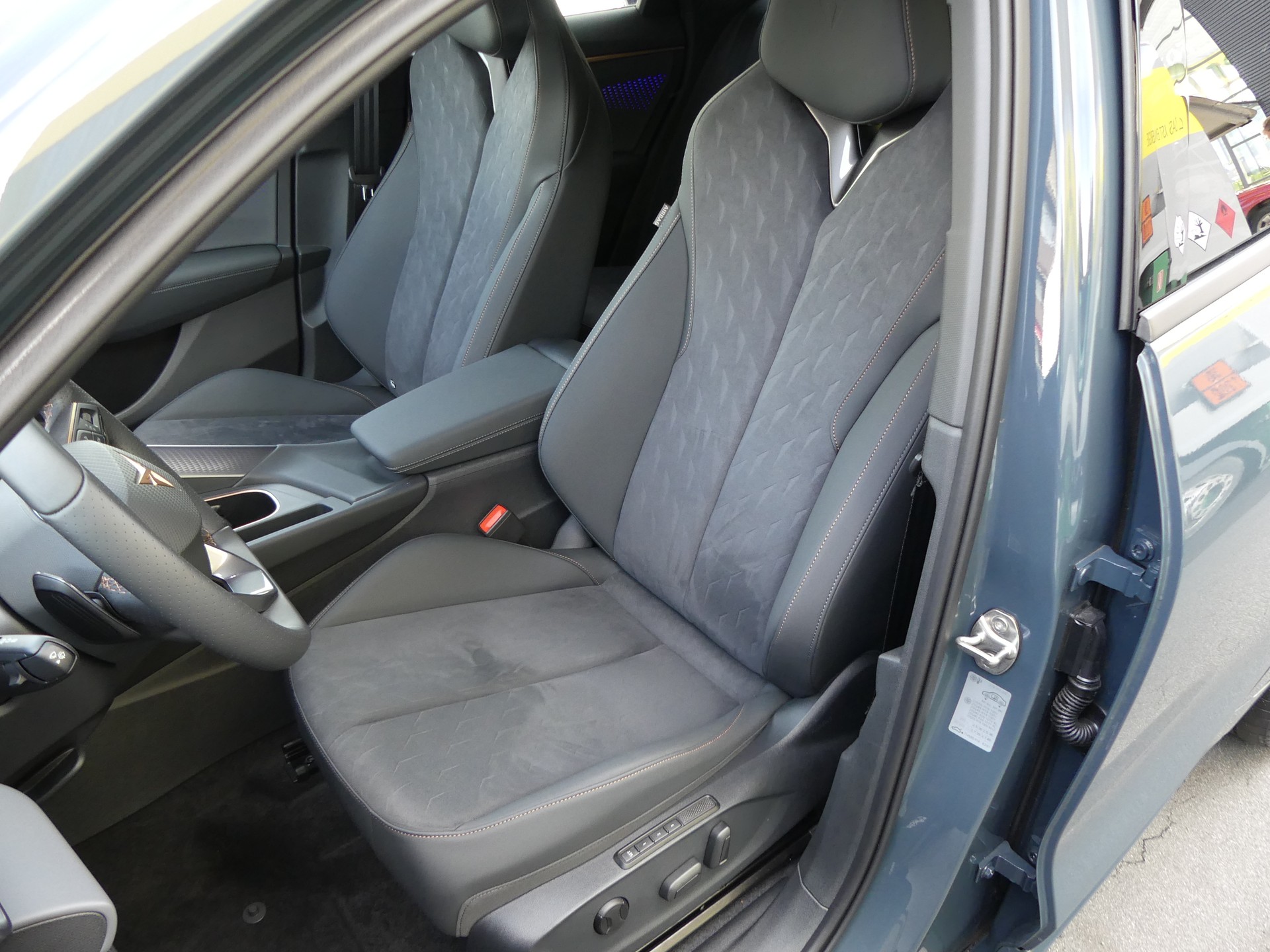 CUPRA Terramar 1.5 eHybrid DSG VZ-image-12