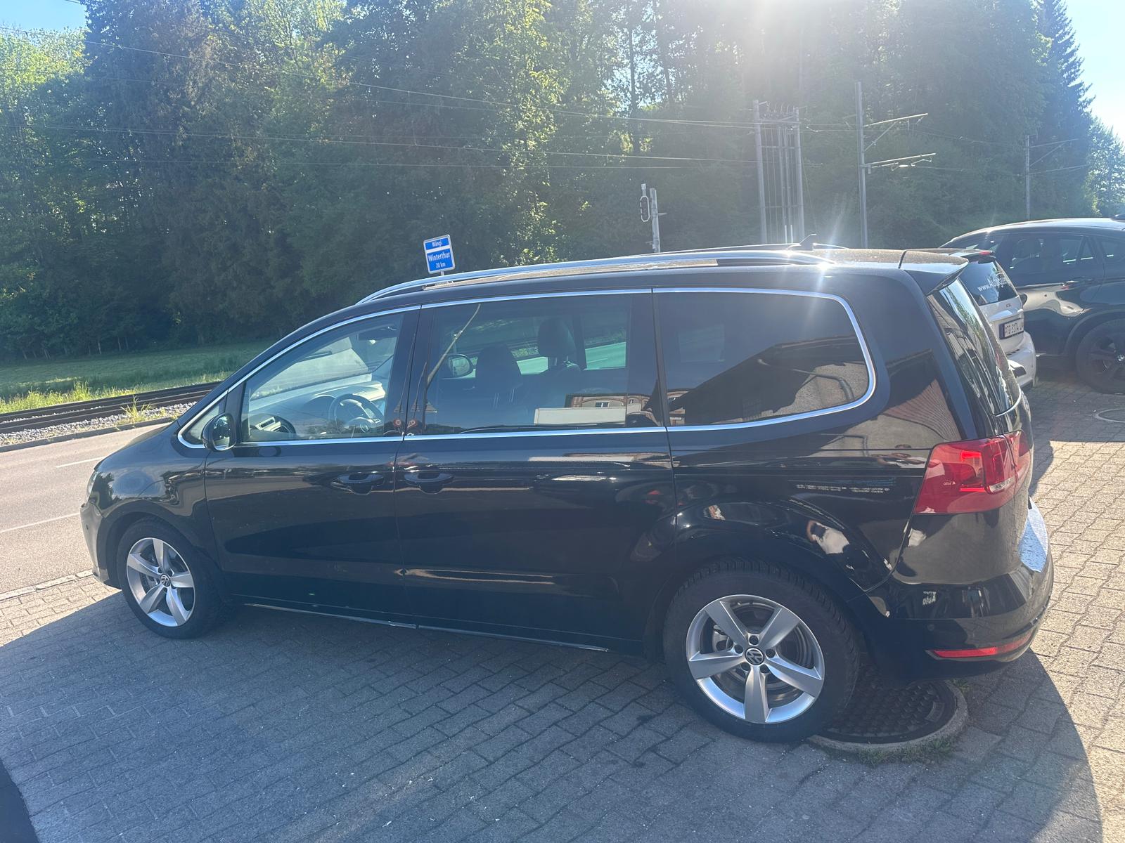 VW Sharan 2.0 TDI BlueMotion Technology Highline DSG-image-9