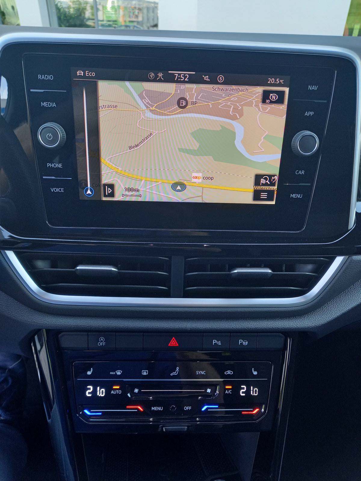 VW T-Roc 2.0 TSI R-Line DSG 4Motion-image-7