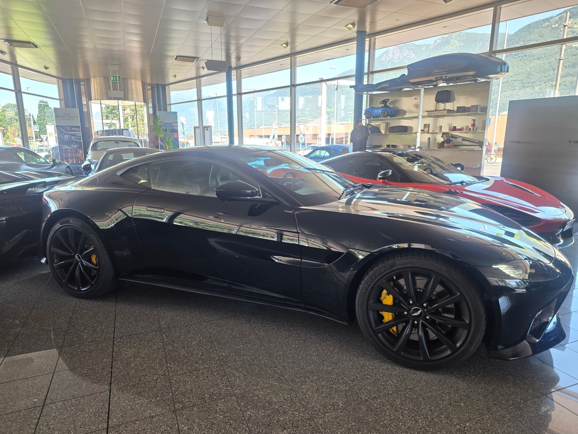 ASTON MARTIN V8 Vantage 4.0 Coupé-image-1