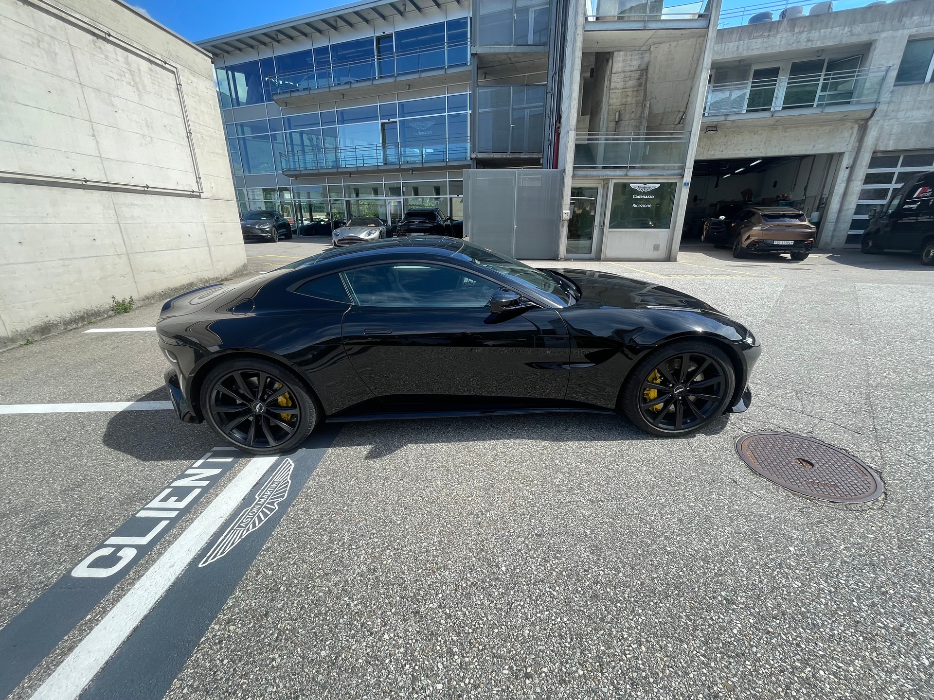 ASTON MARTIN V8 Vantage 4.0 Coupé-image-2