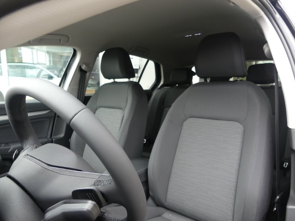 VW Golf 1.5 e TSI mHEV Value DSG-image-9