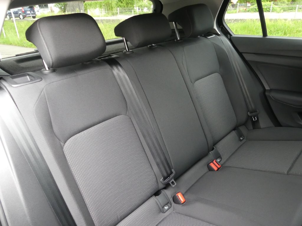 VW Golf 1.5 e TSI mHEV Value DSG-image-12